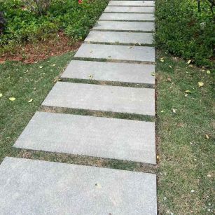 沈阳 芝麻黑小区踏步、汀步石铺装效果