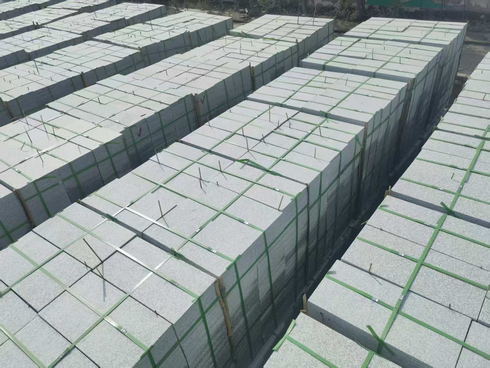 沈阳 芝麻白1.8公分火烧300*600地铺，清仓大甩卖