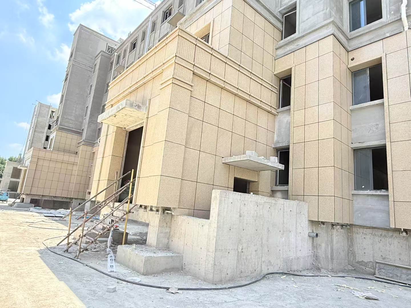 沈阳 黄金麻干挂，工地实拍