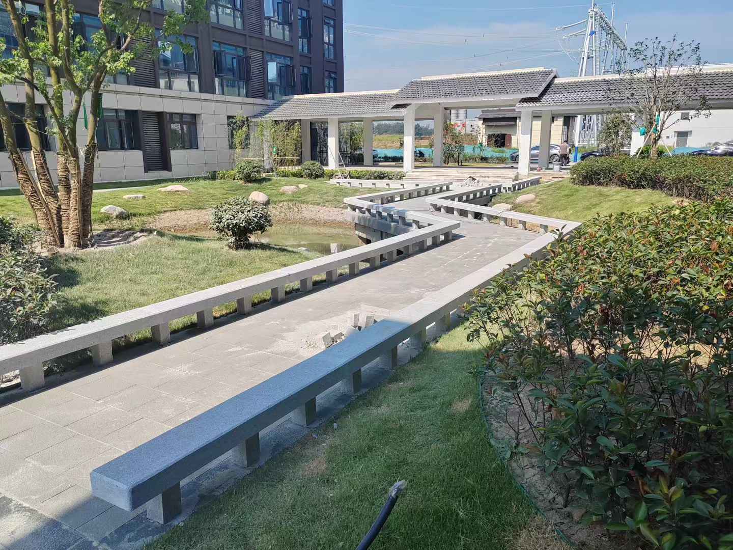 沈阳 芝麻灰小区坐凳&栏杆安装效果