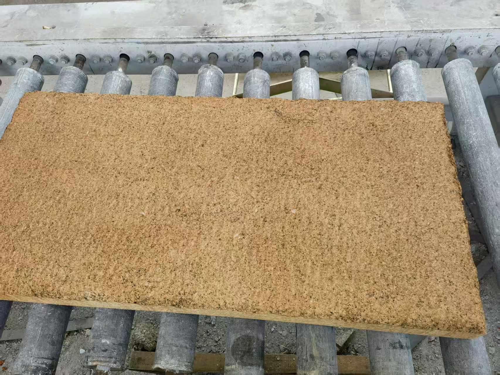 沈阳 菠萝面老石板，做旧仿古石，流水线生产加工